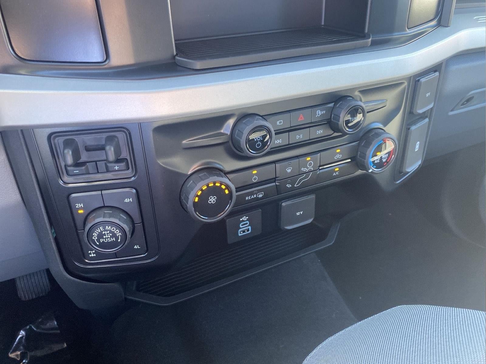 2027 Ford Super Duty F-350 SRW XL