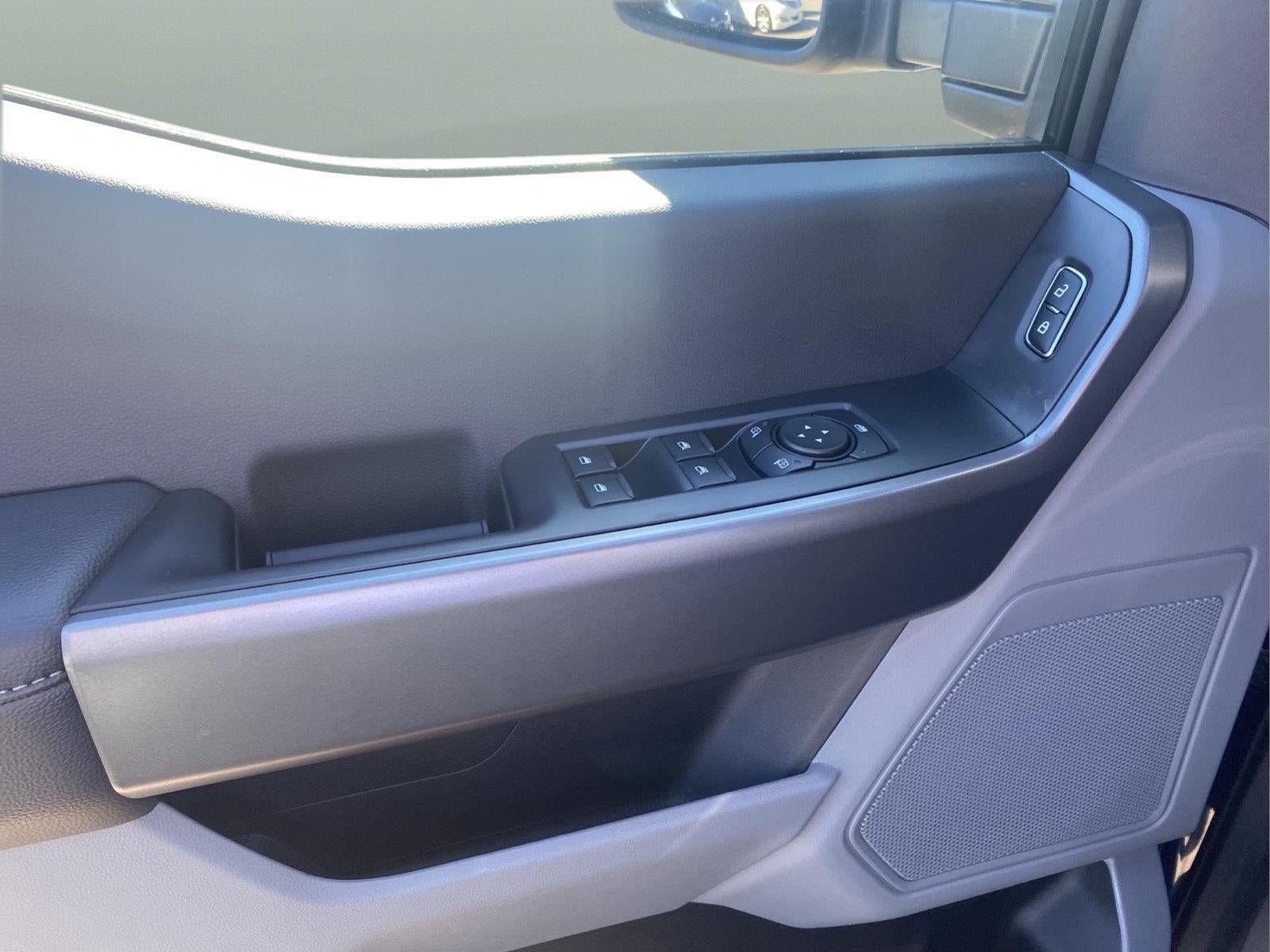 2027 Ford Super Duty F-350 SRW XL