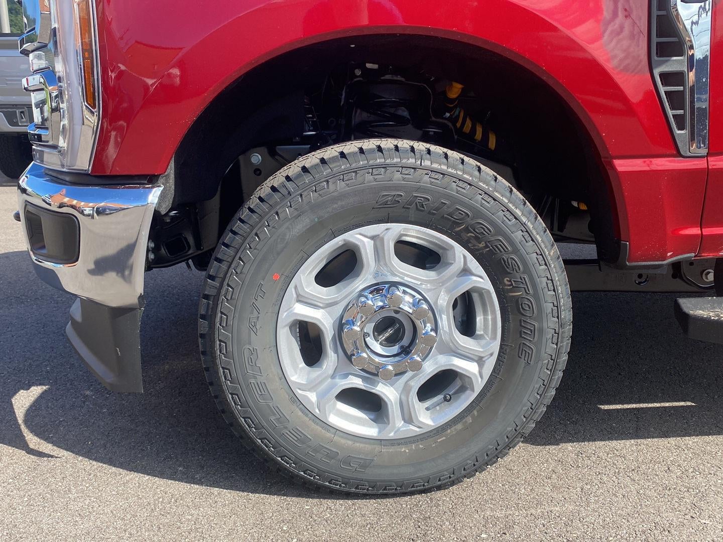 2027 Ford Super Duty F-350 XLT
