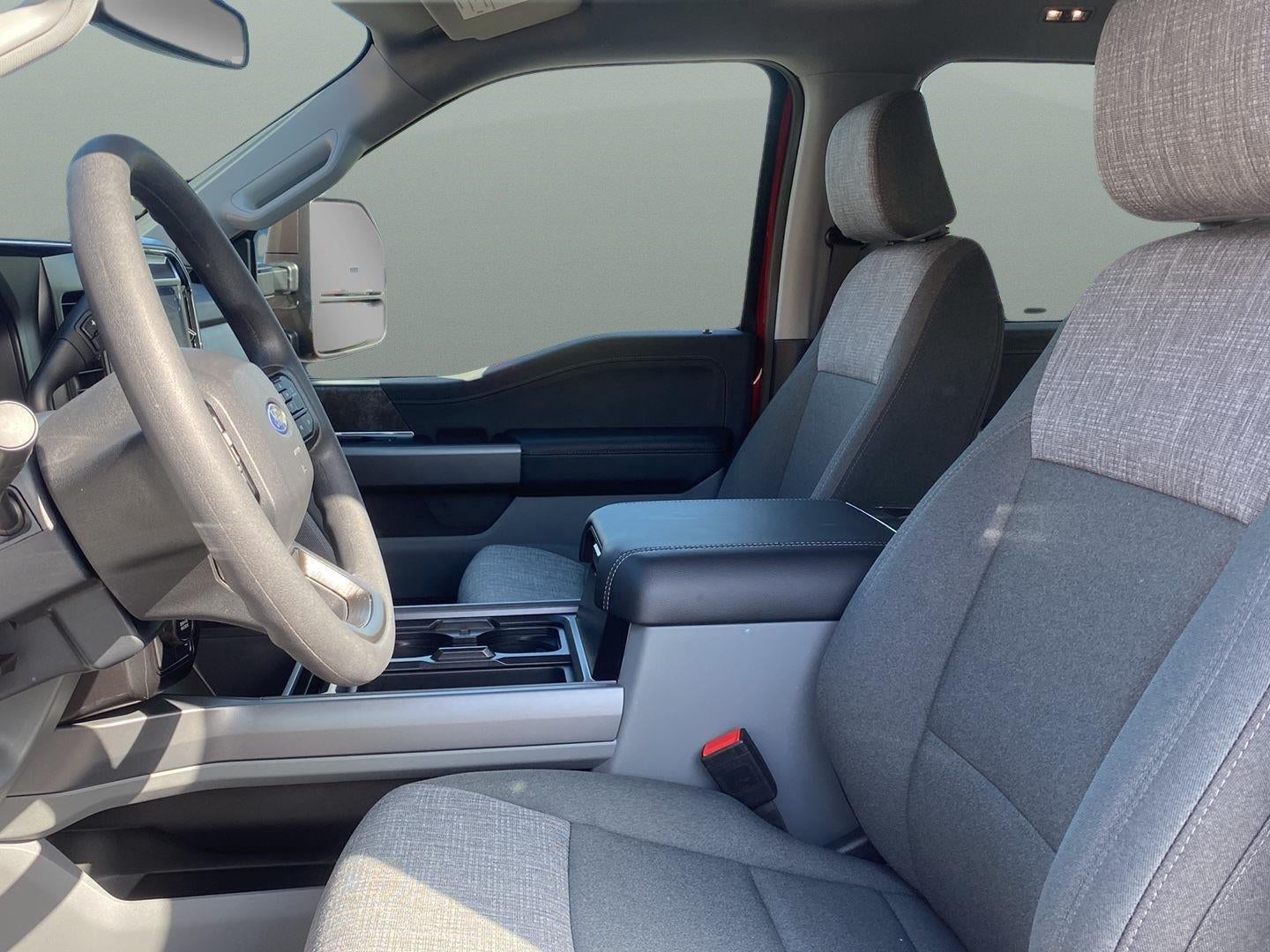 2027 Ford Super Duty F-350 XLT