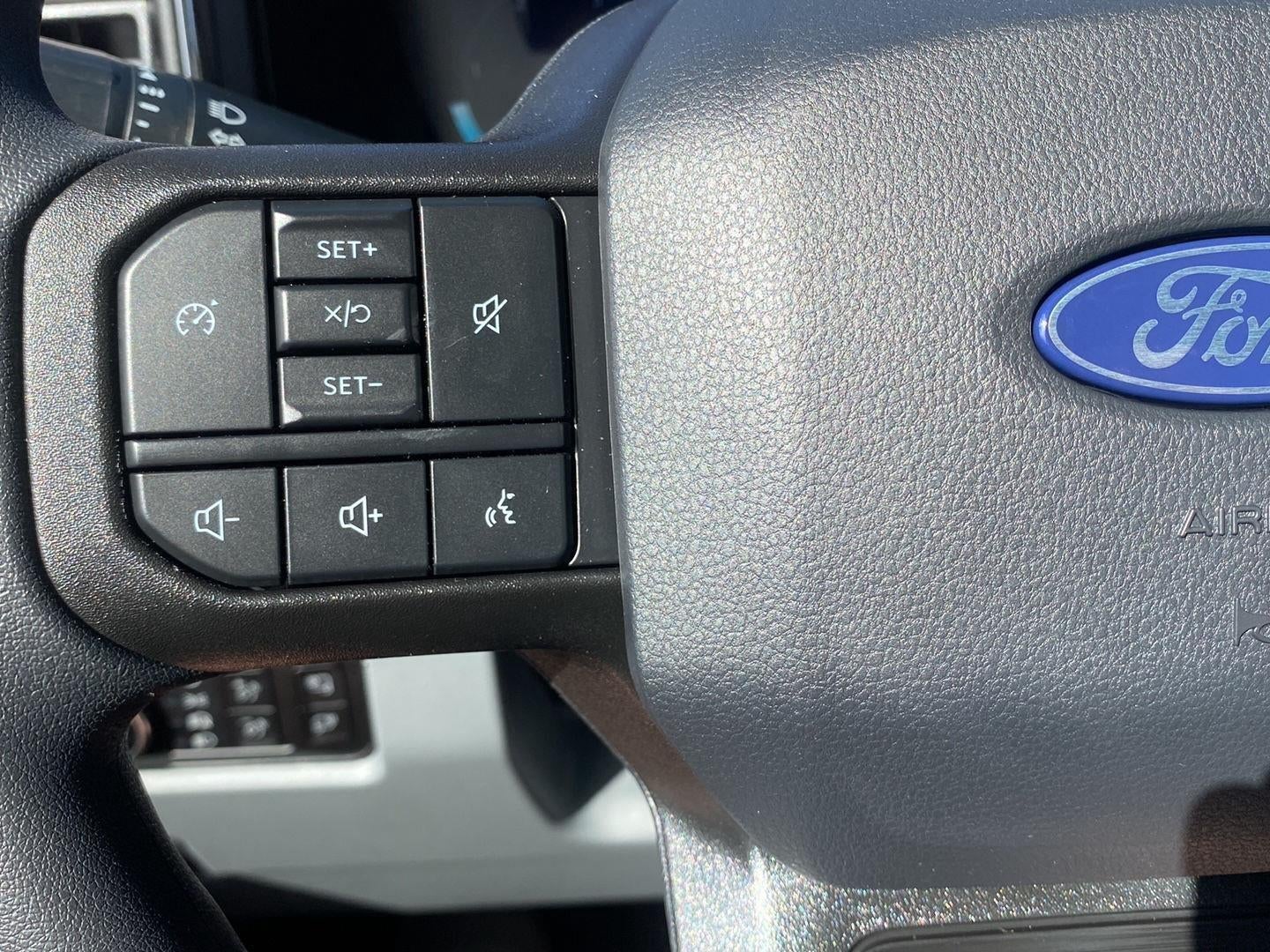 2027 Ford Super Duty F-350 XLT