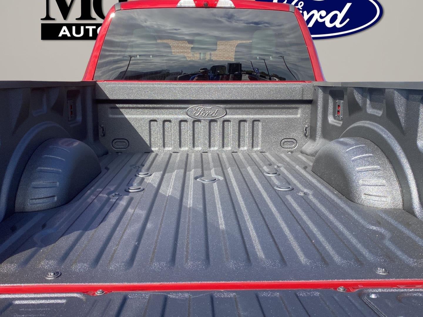 2027 Ford Super Duty F-350 XLT
