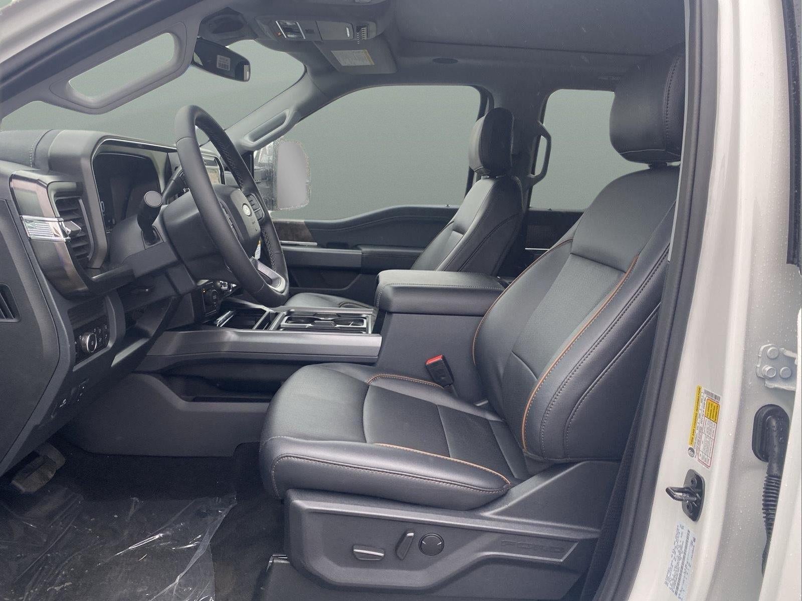 2027 Ford Super Duty F-350 DRW Lariat
