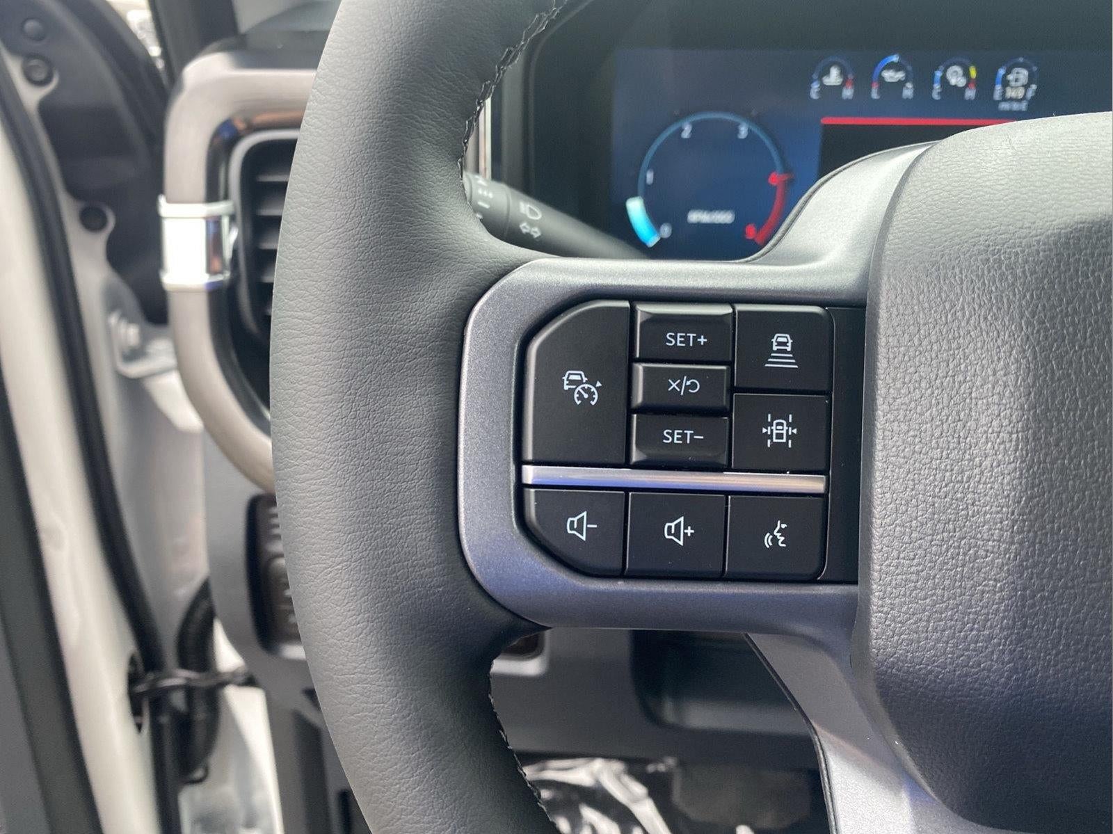 2027 Ford Super Duty F-350 DRW Lariat