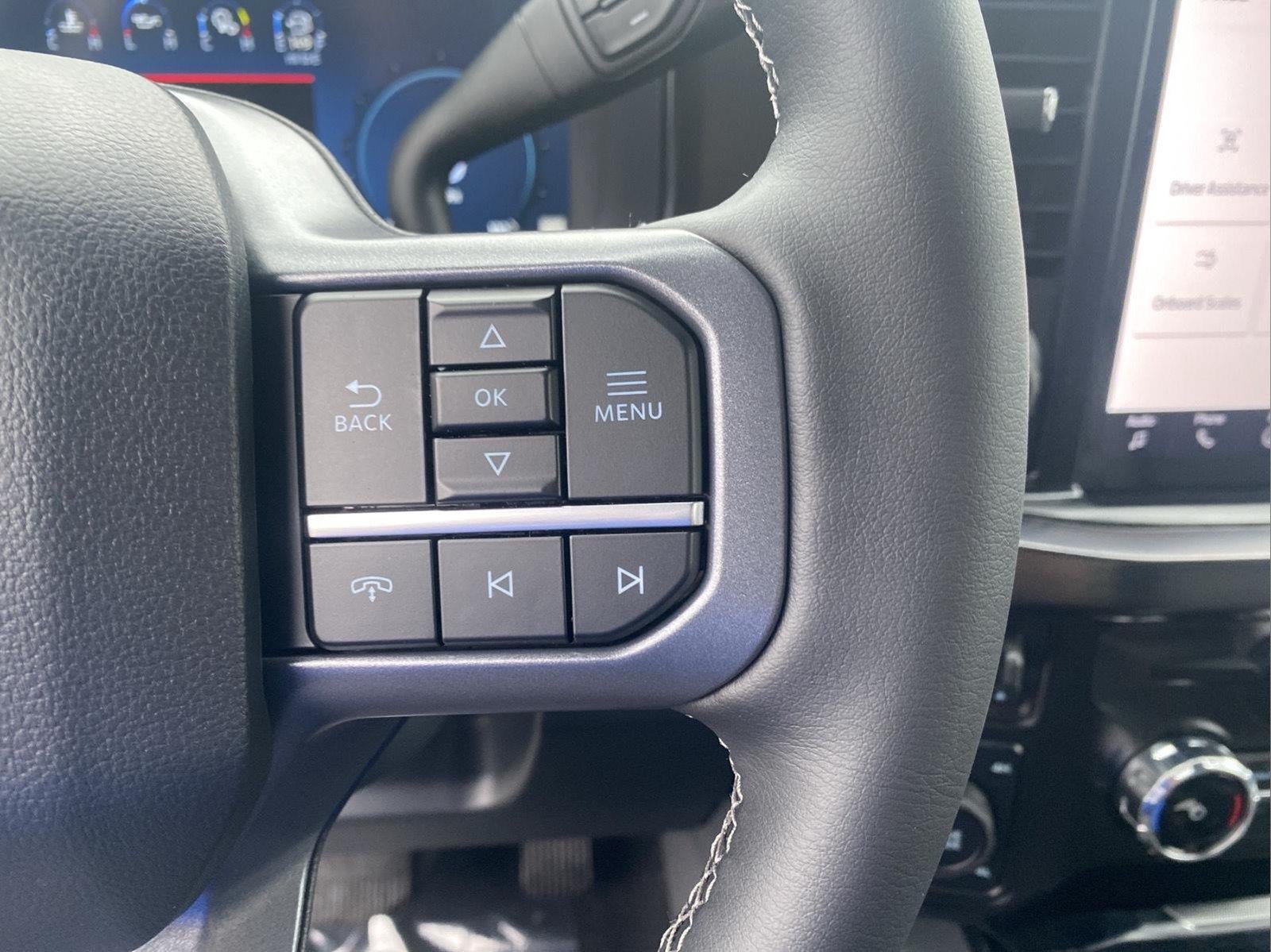 2027 Ford Super Duty F-350 DRW Lariat