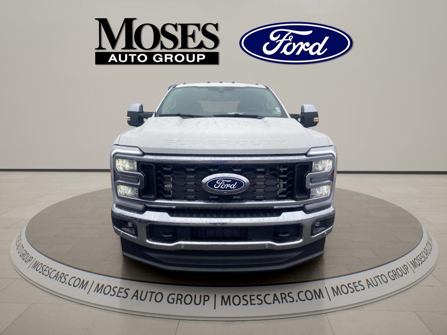 2027 Ford Super Duty F-350 DRW Lariat
