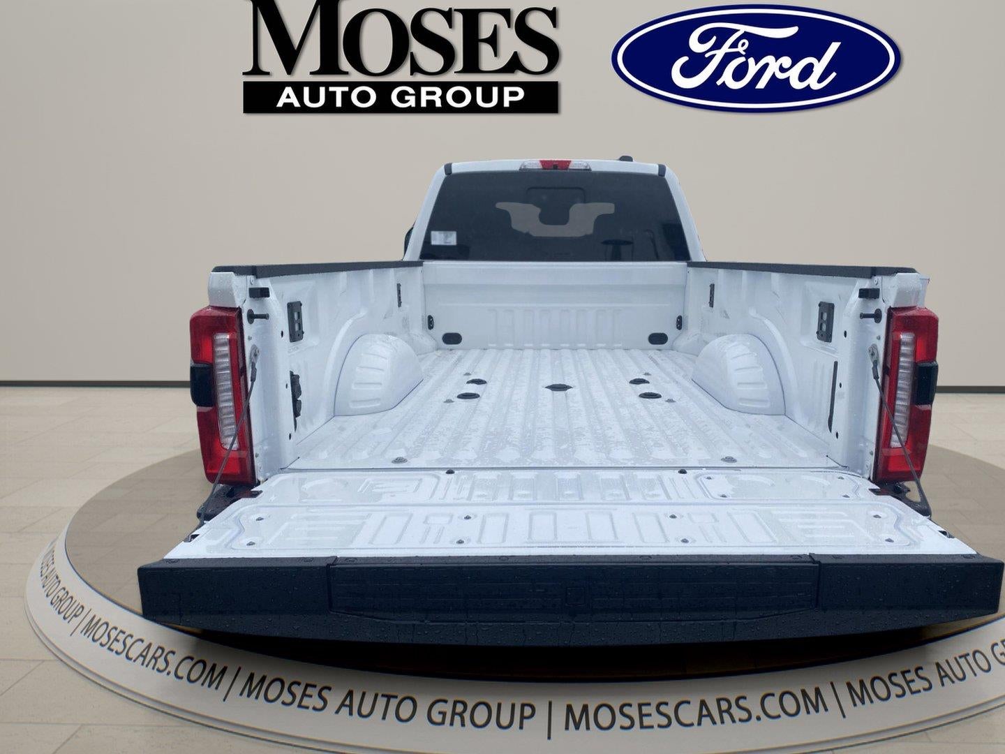 2027 Ford Super Duty F-350 DRW Lariat