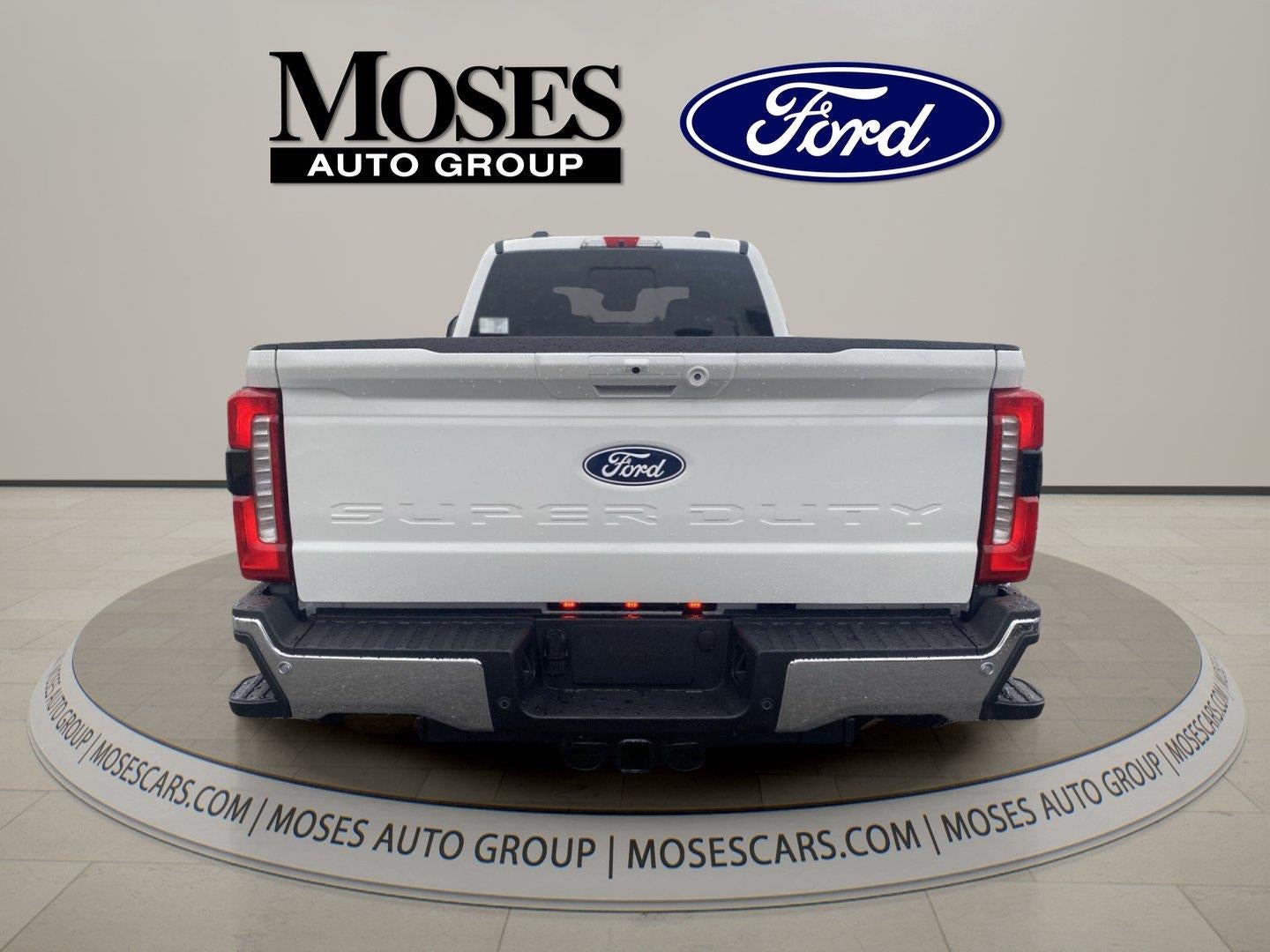 2027 Ford Super Duty F-350 DRW Lariat