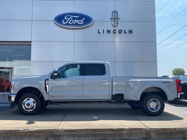 2026 Ford Super Duty F-350 DRW LARIAT