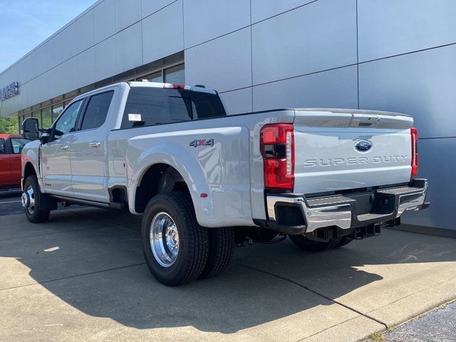 2026 Ford Super Duty F-350 DRW LARIAT