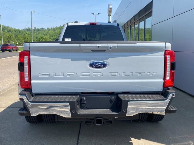 2026 Ford Super Duty F-350 DRW LARIAT