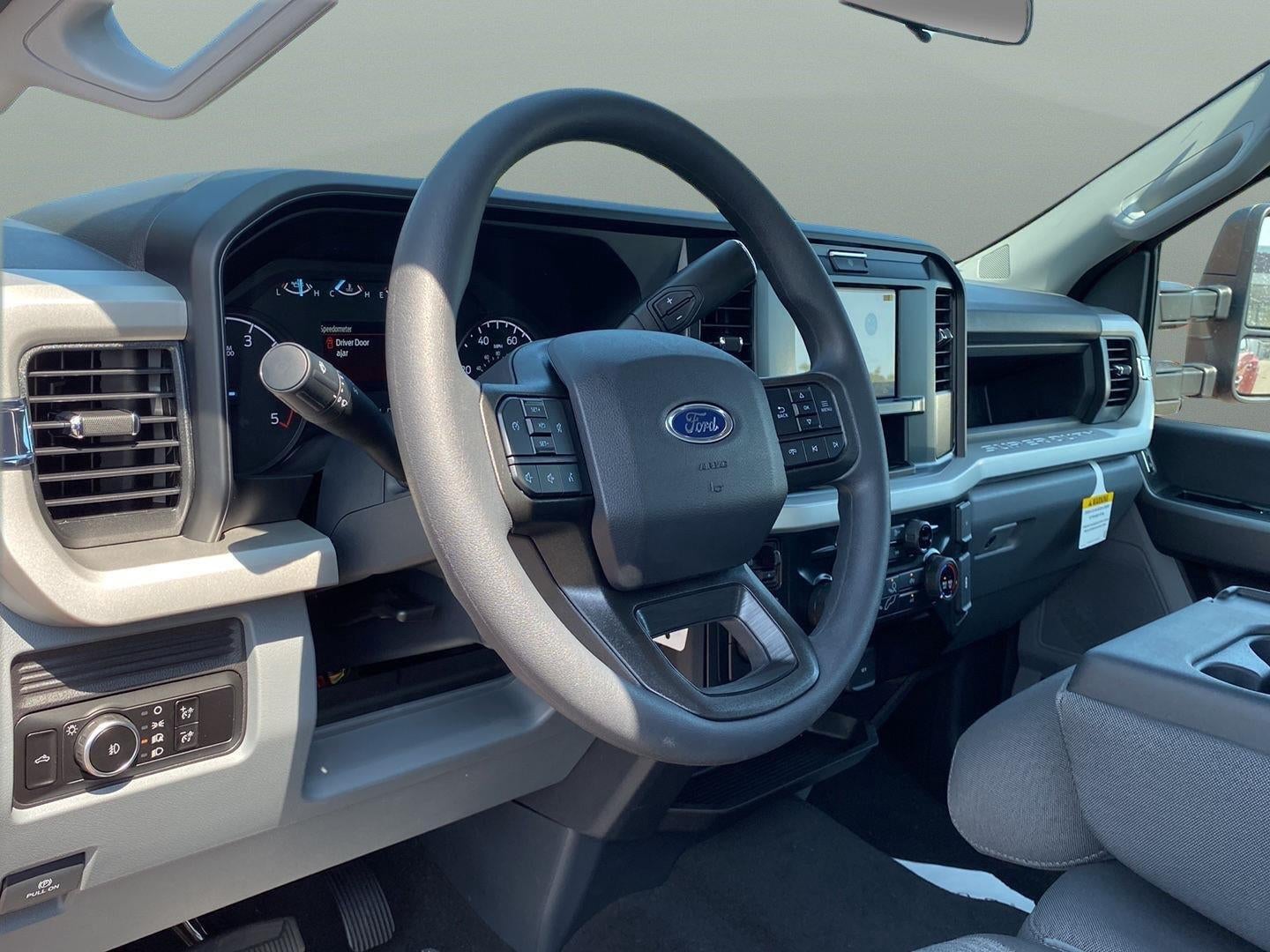 2026 Ford Super Duty F-350 Drw XL