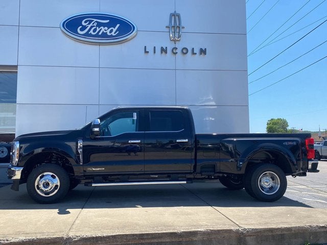 2026 Ford Super Duty F-350 DRW LARIAT