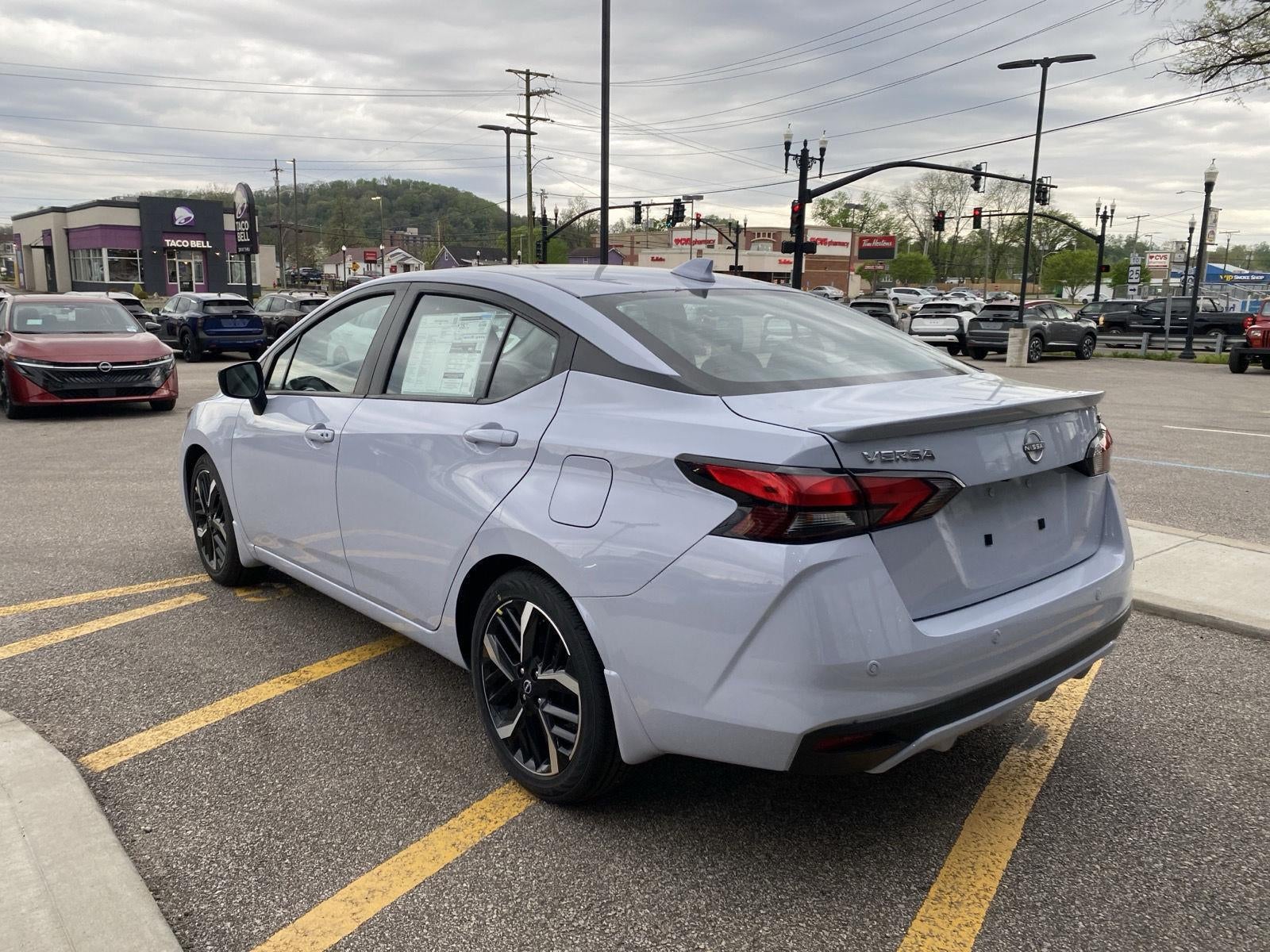 2025 Nissan Versa SR