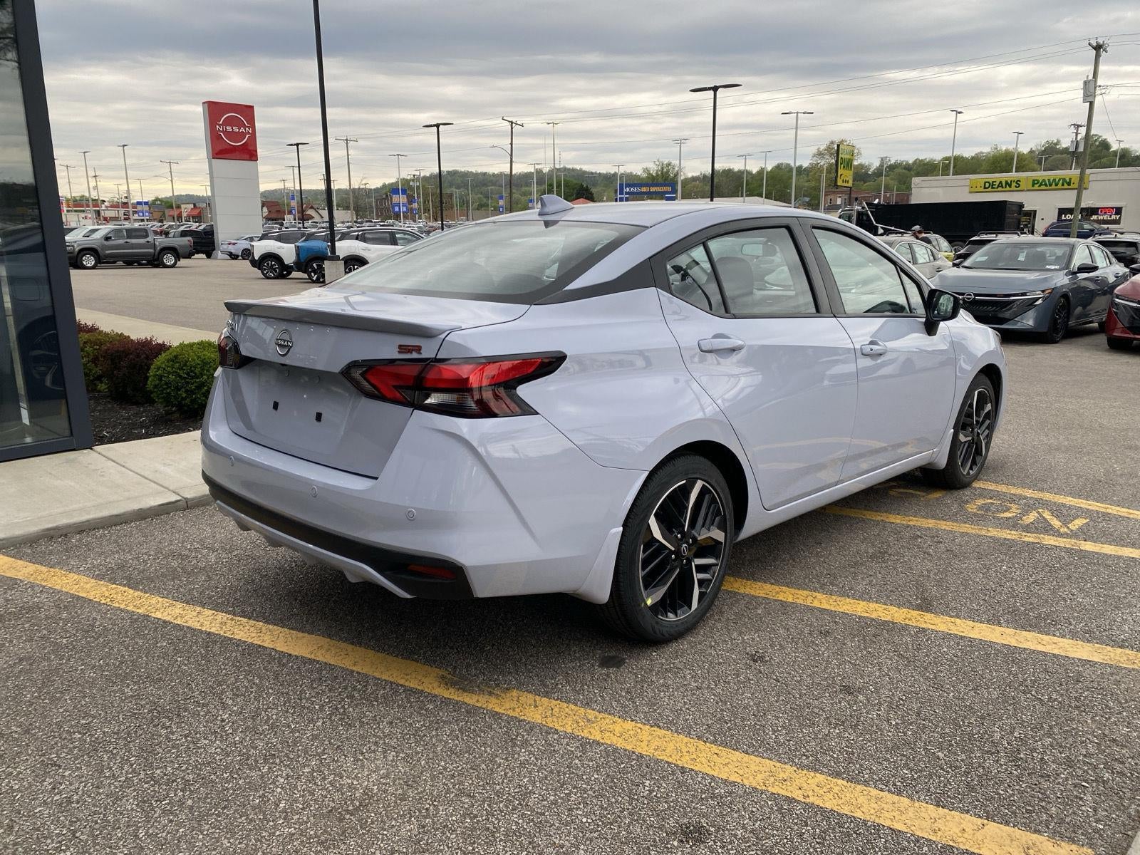 2025 Nissan Versa SR