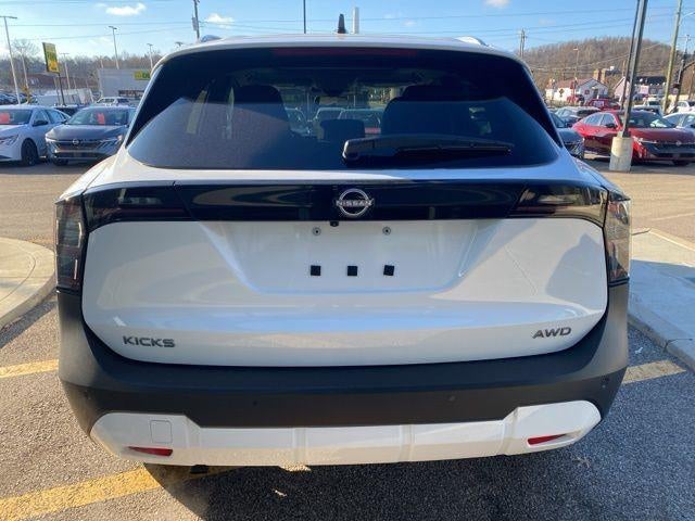 2026 Nissan Kicks SV