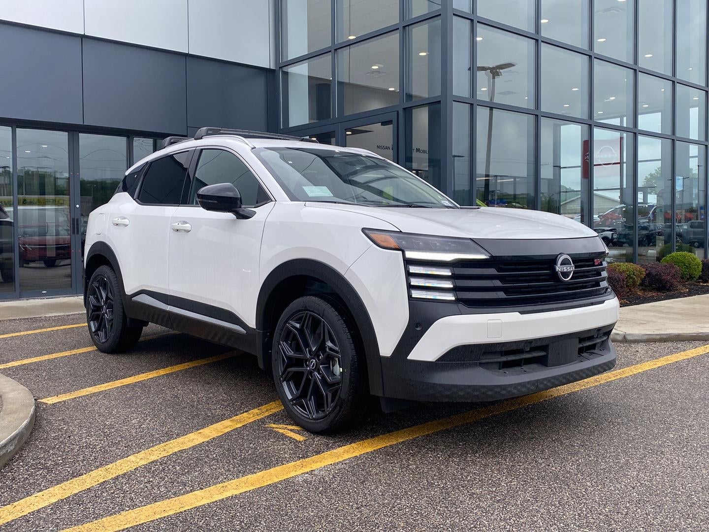2026 Nissan Kicks SR