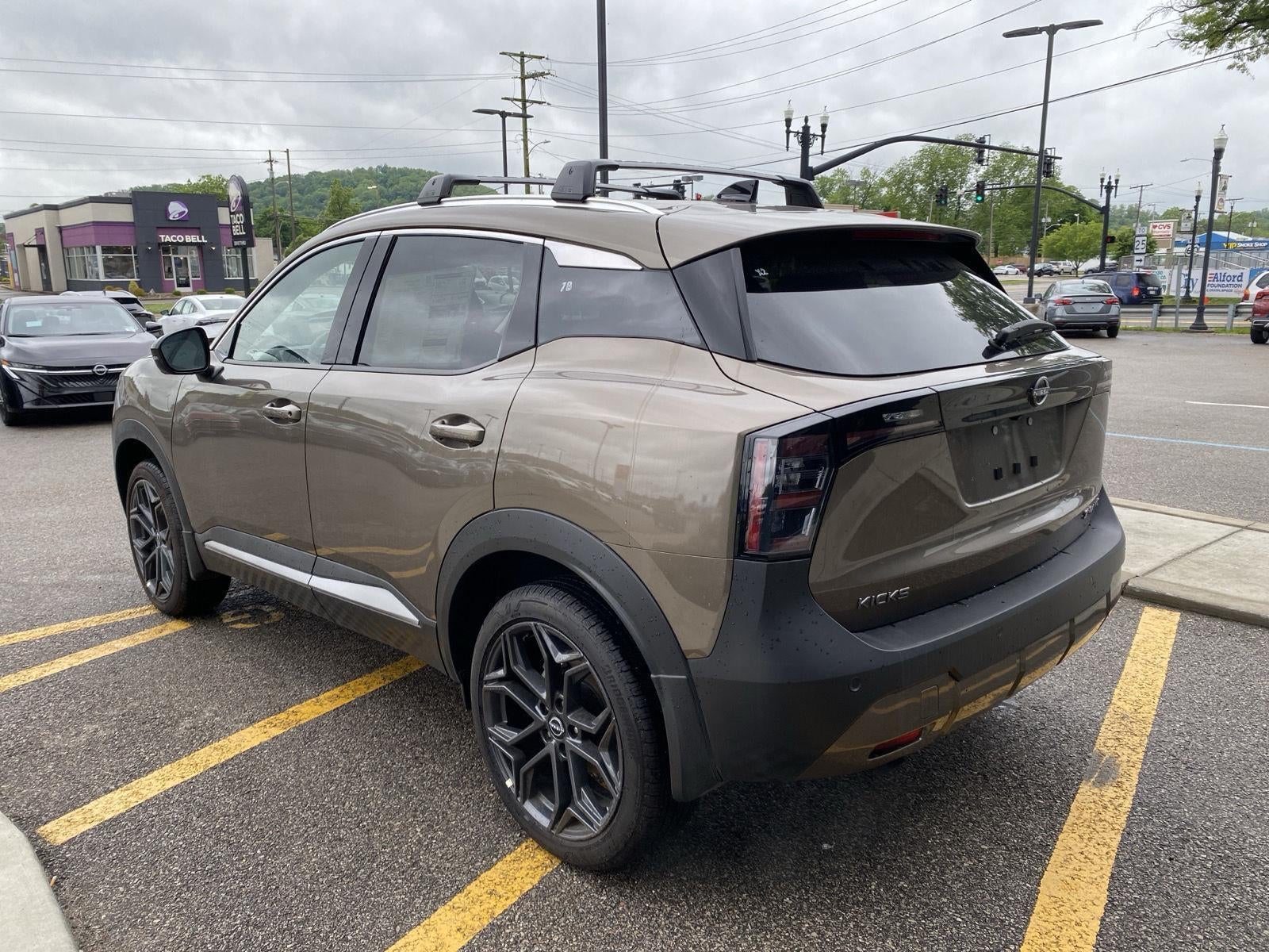 2026 Nissan Kicks SR