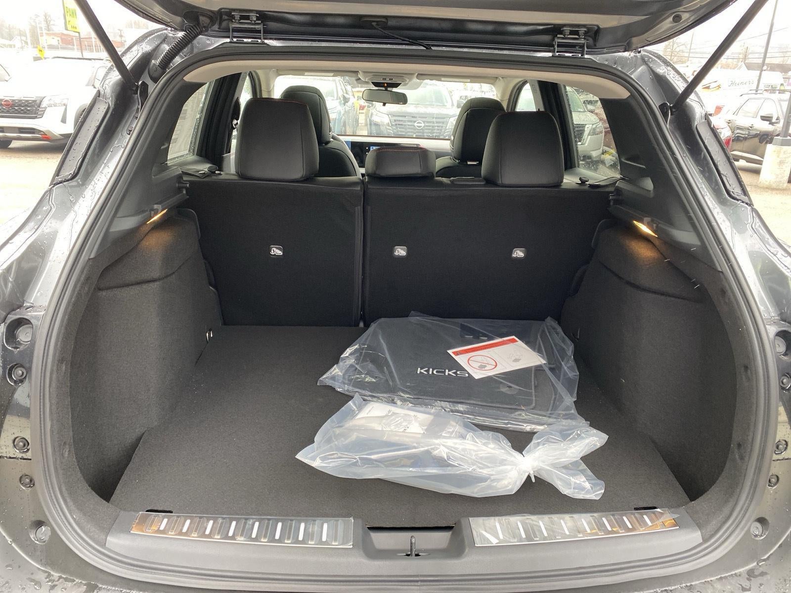 2026 Nissan Kicks SR