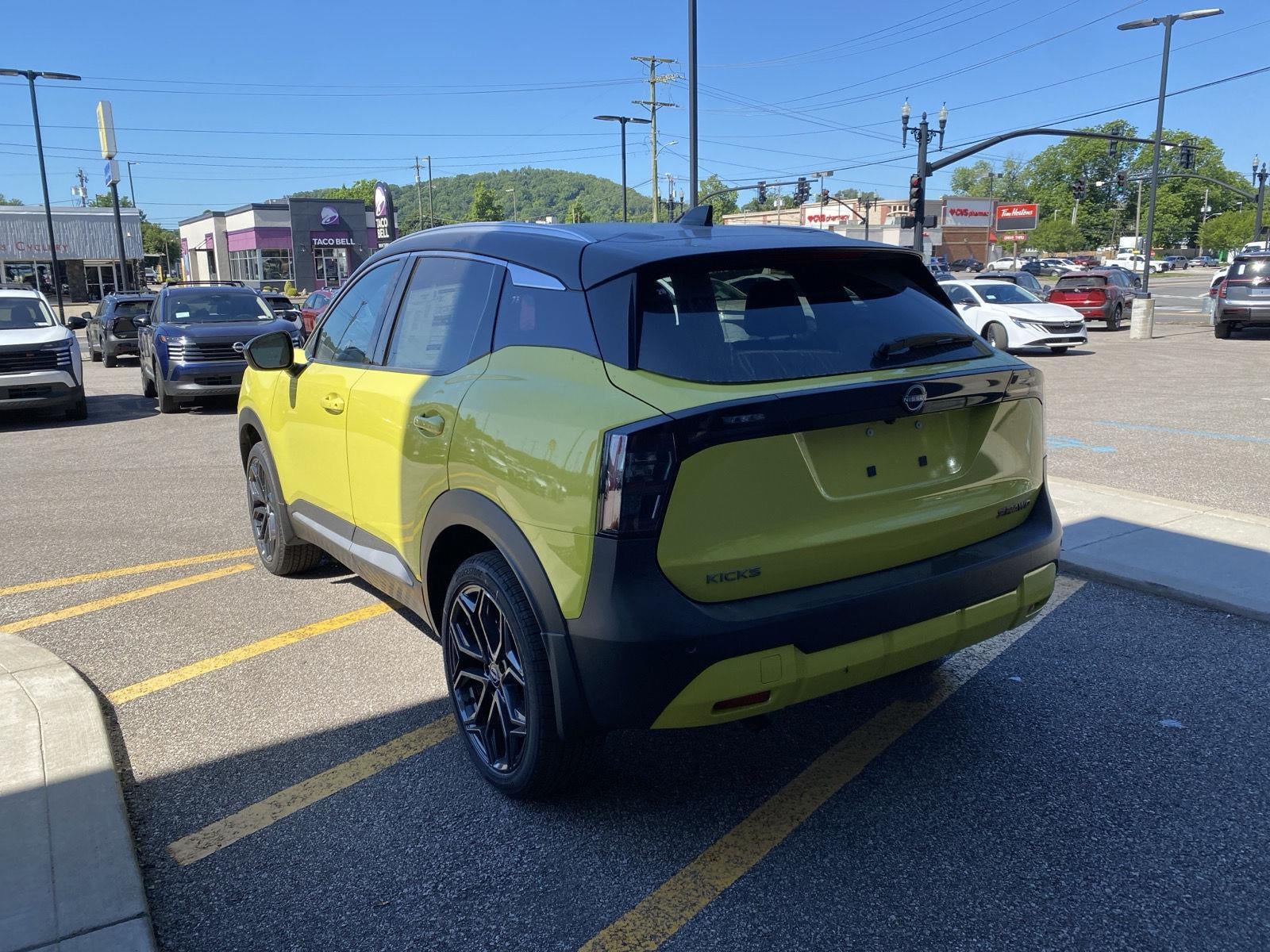 2026 Nissan Kicks SR