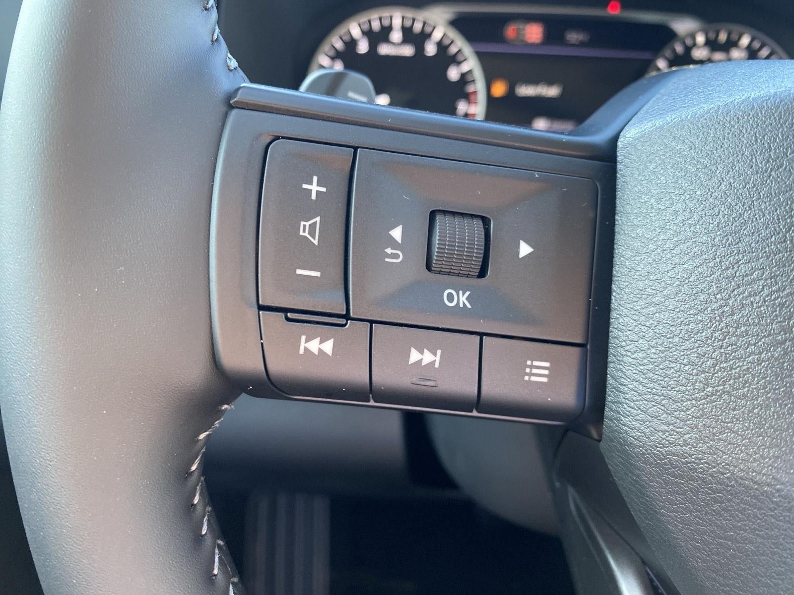 2026 Nissan PATHFINDER SV 4WD