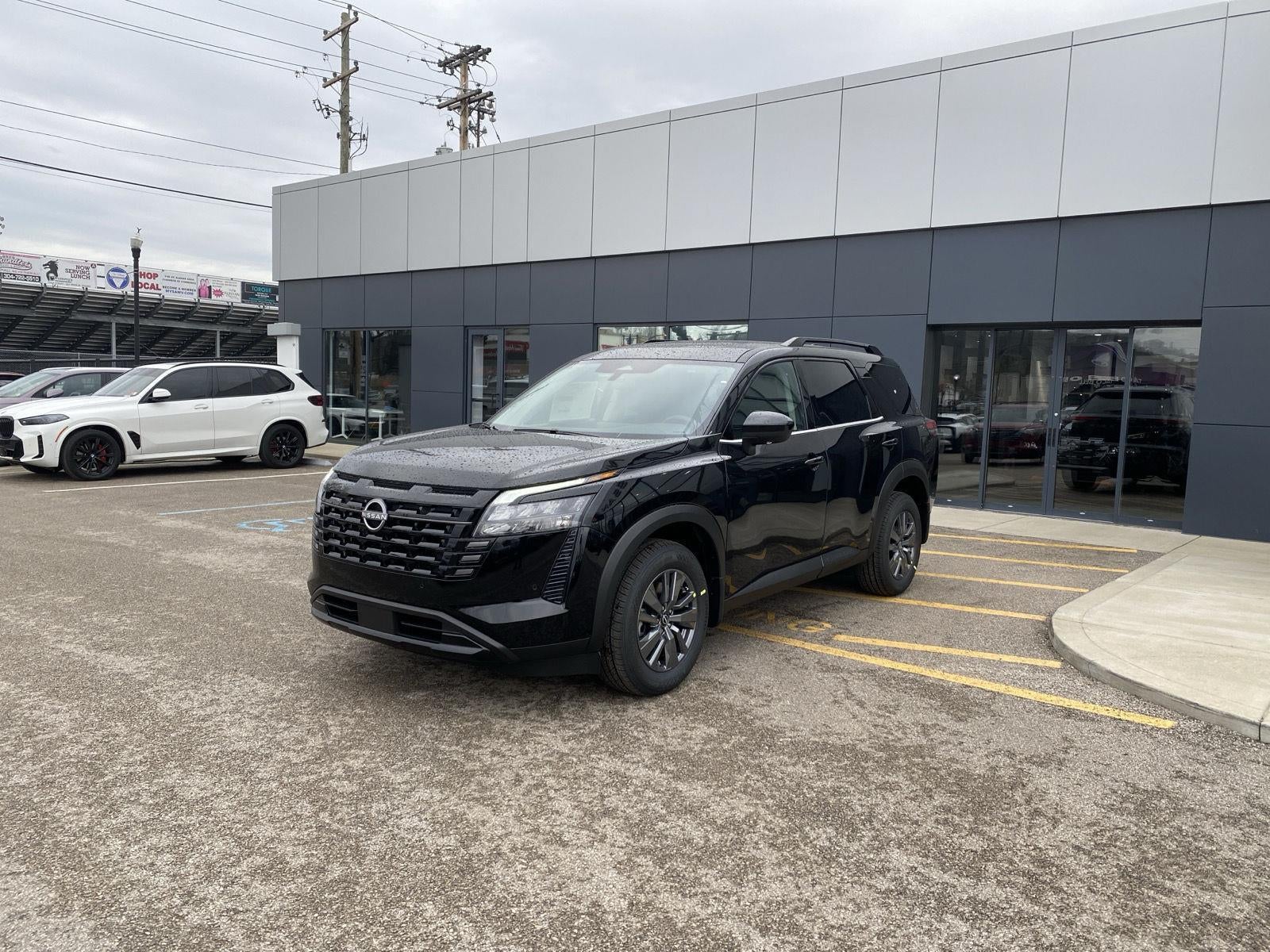 2026 Nissan Pathfinder SV