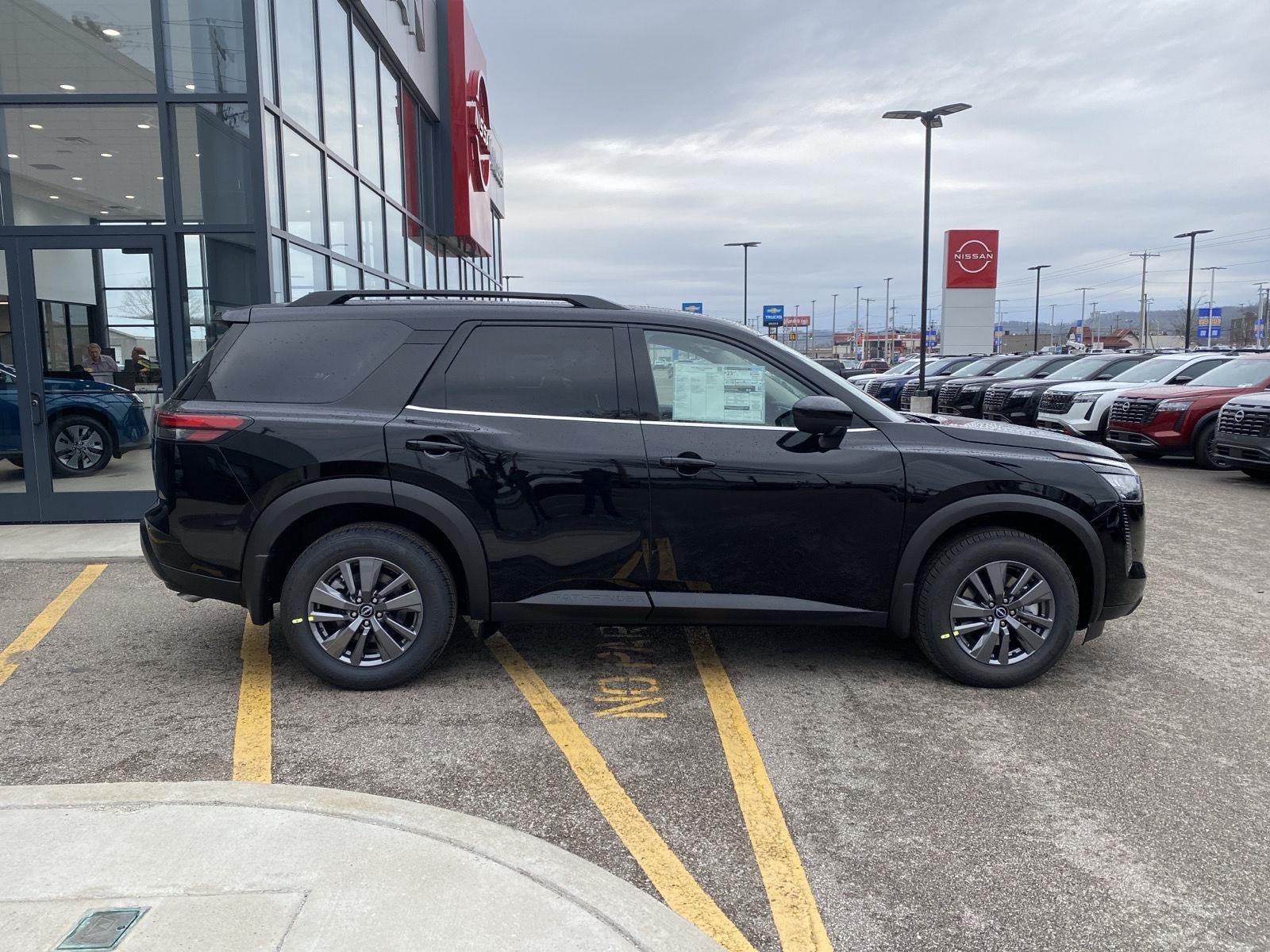 2026 Nissan Pathfinder SV