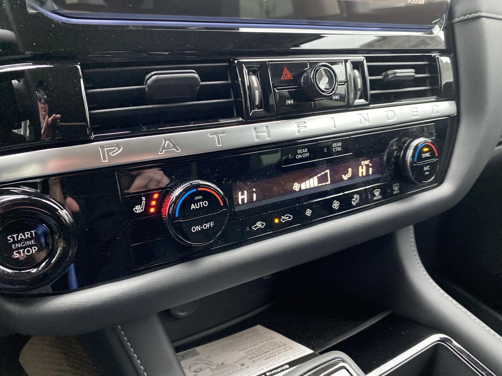 2026 Nissan Pathfinder SV