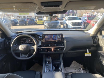 2026 Nissan Pathfinder SV