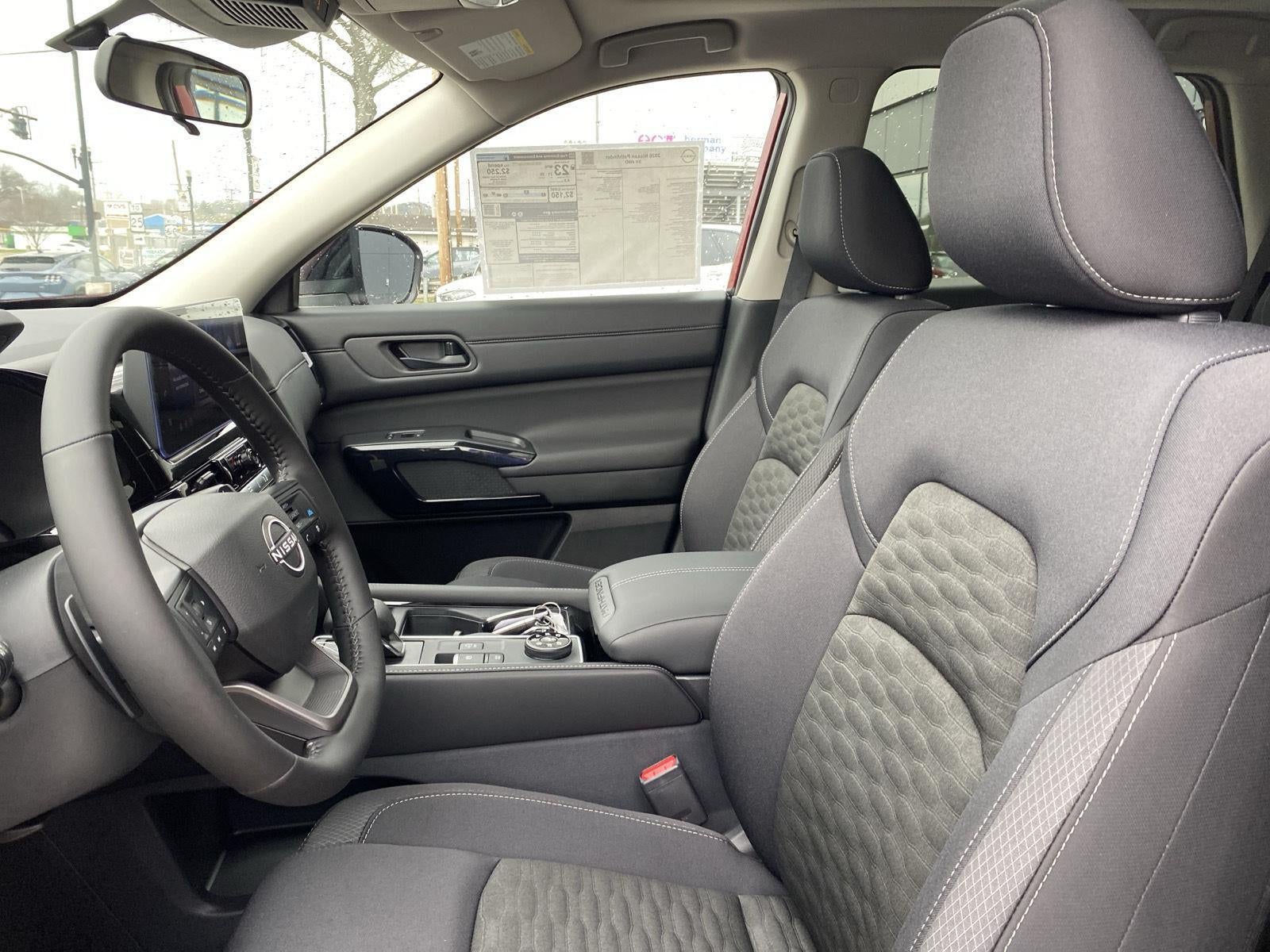 2026 Nissan Pathfinder SV