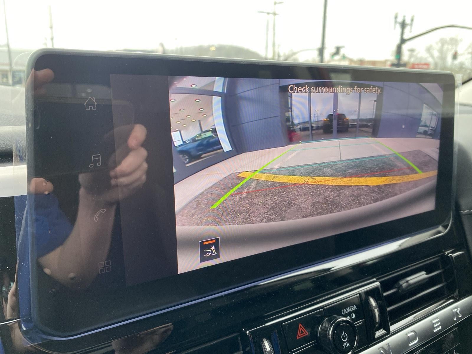 2026 Nissan Pathfinder SV