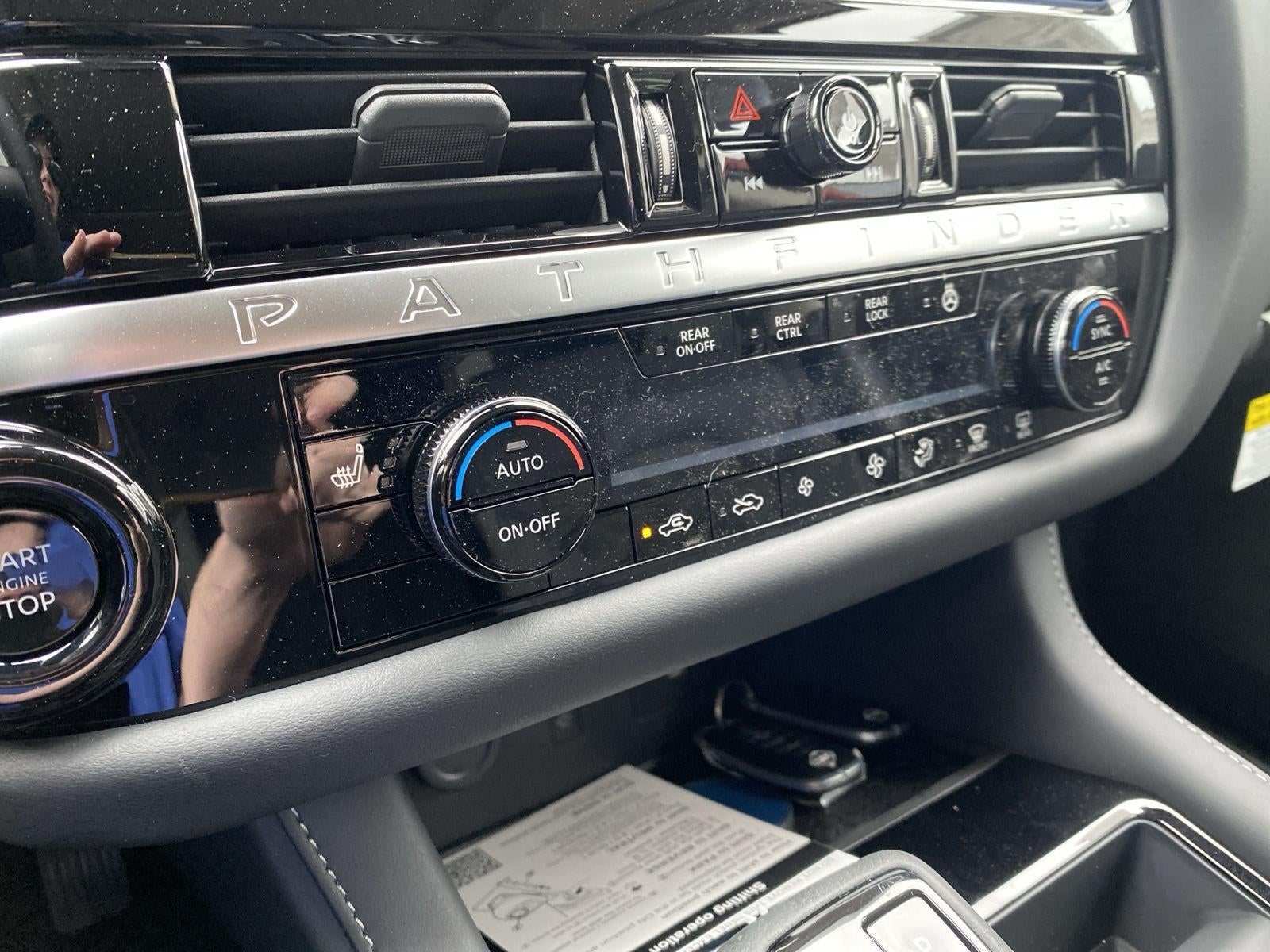 2026 Nissan Pathfinder SV