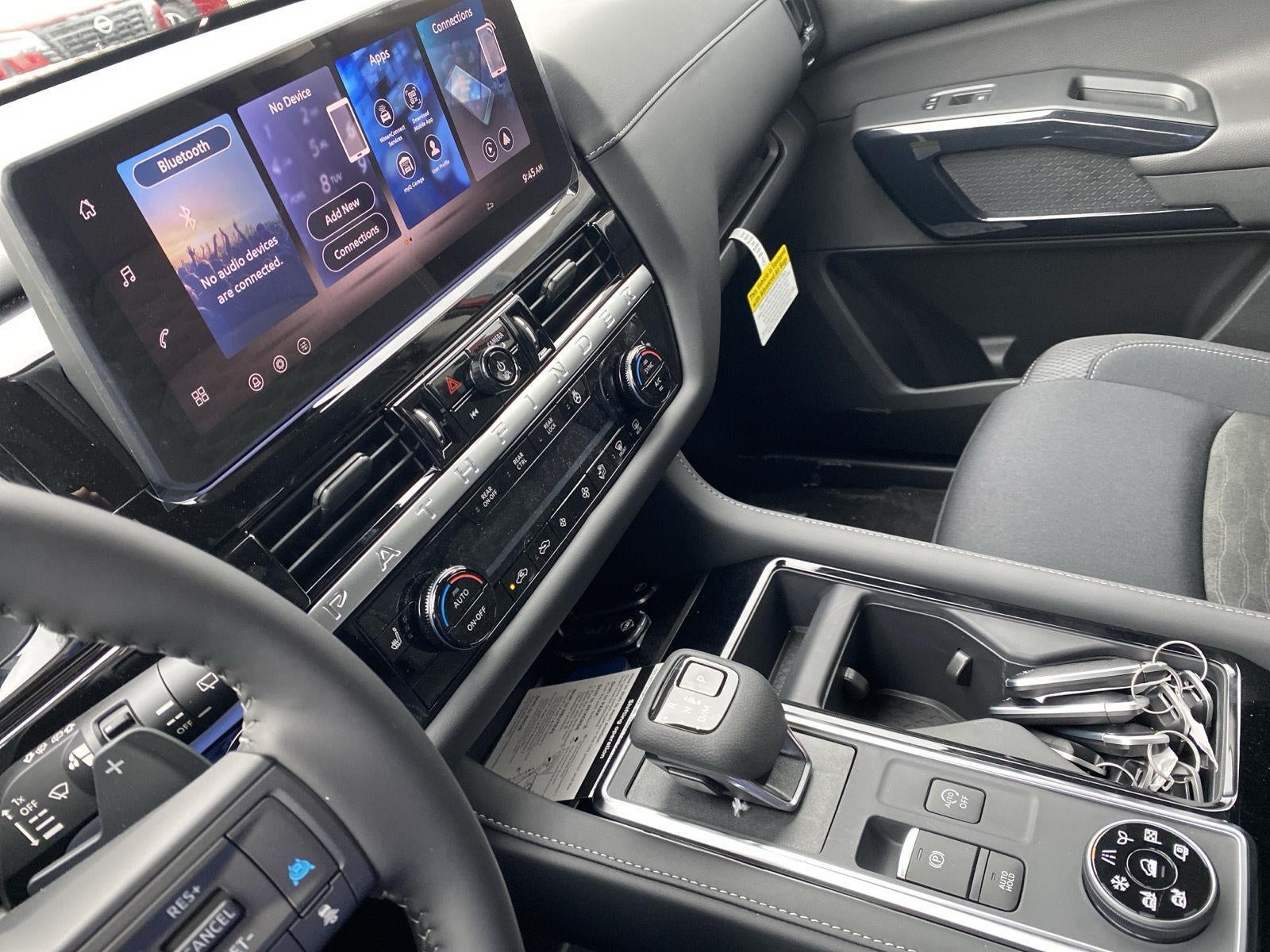 2026 Nissan Pathfinder SV