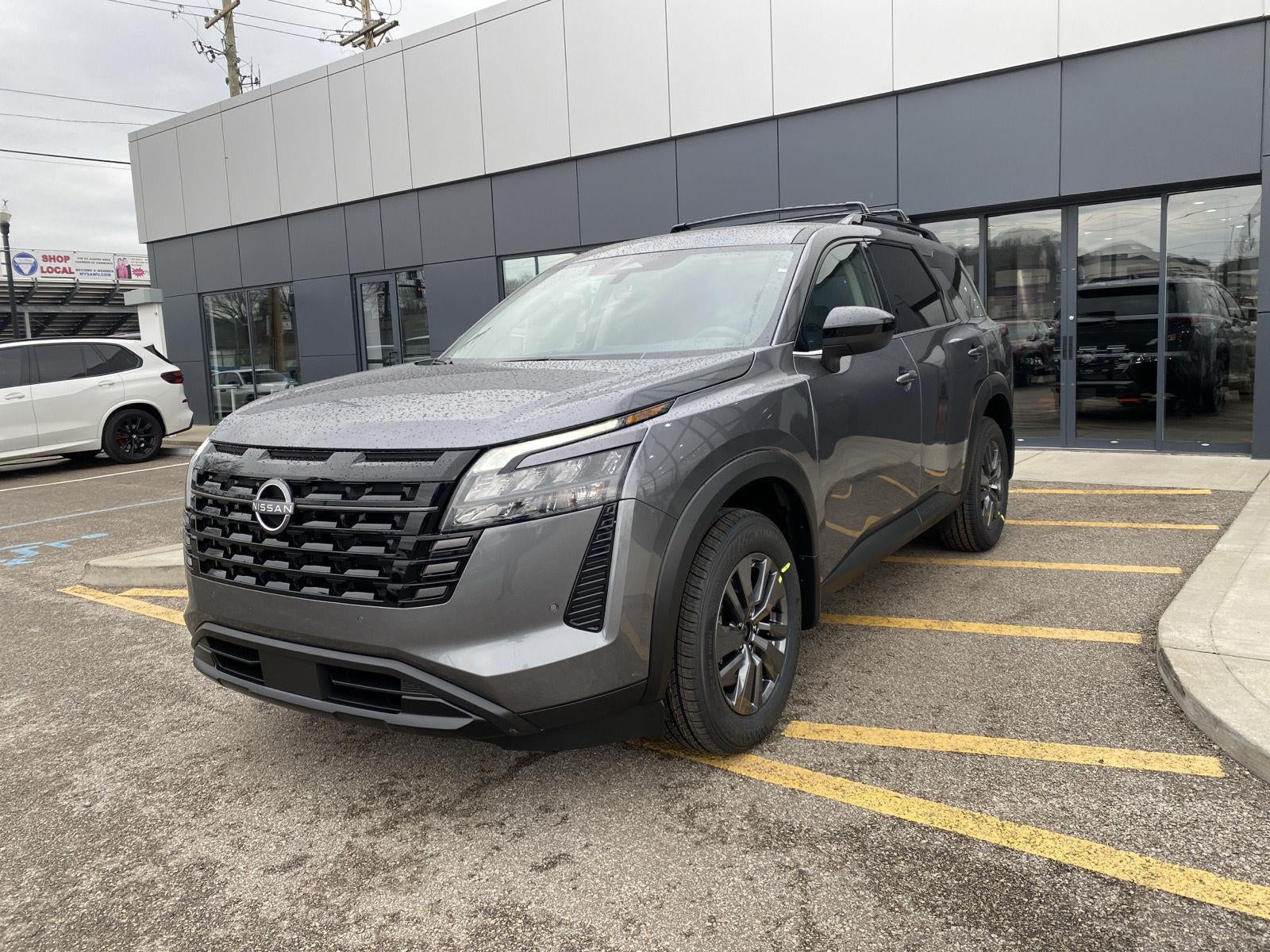 2026 Nissan Pathfinder SV