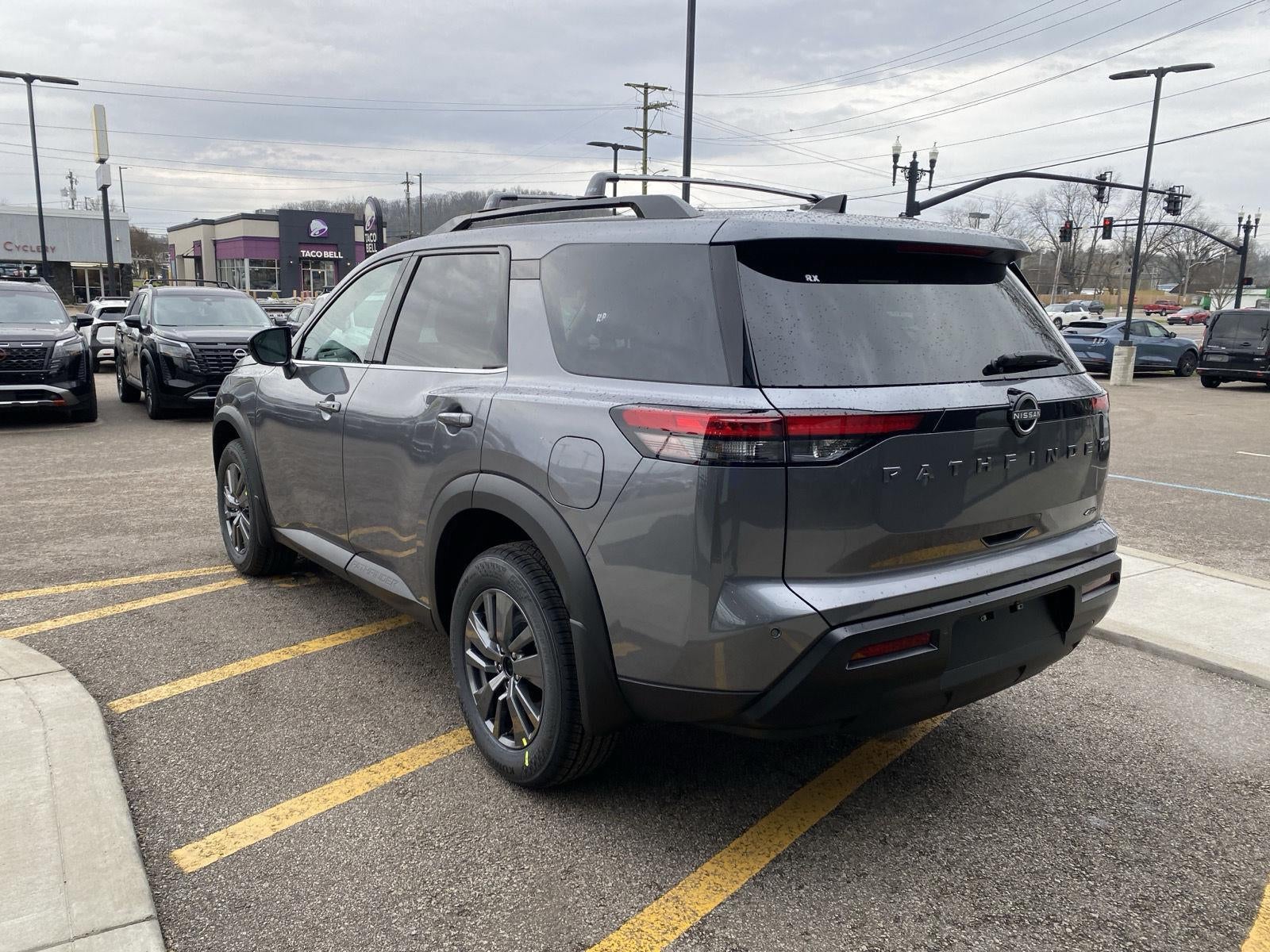 2026 Nissan Pathfinder SV