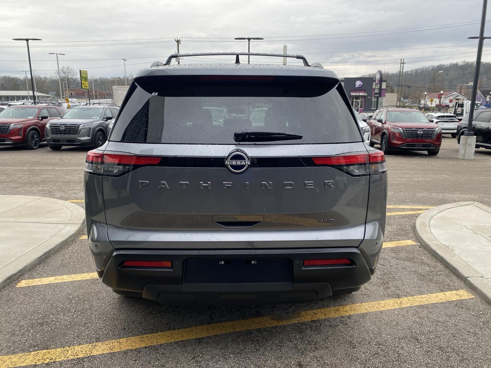 2026 Nissan Pathfinder SV
