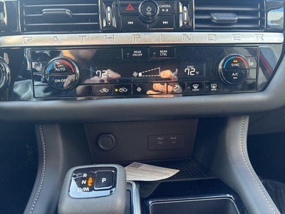 2026 Nissan Pathfinder SV