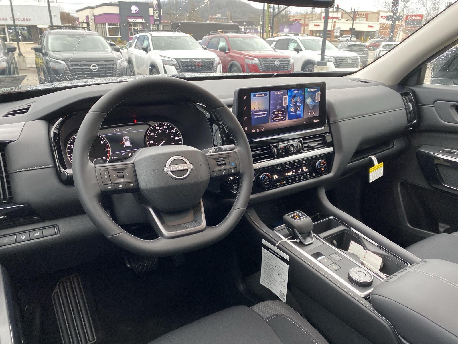 2026 Nissan Pathfinder SV