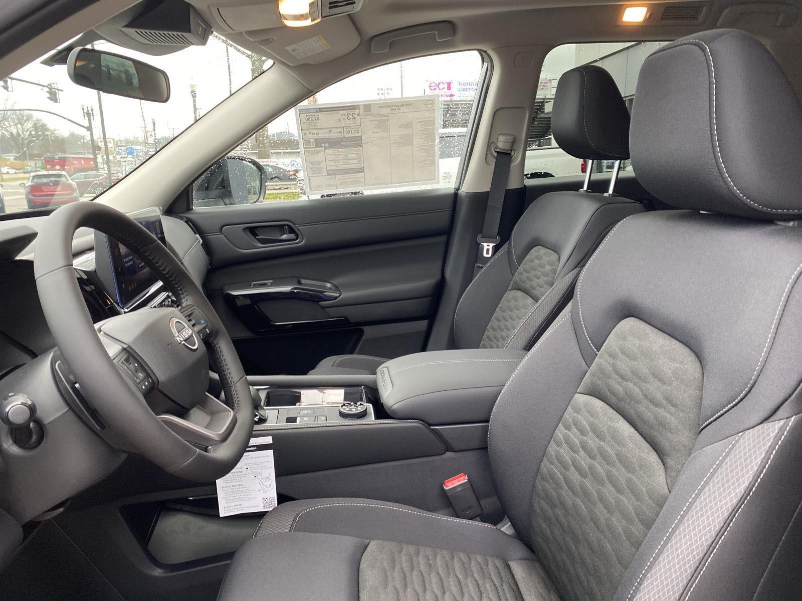 2026 Nissan Pathfinder SV