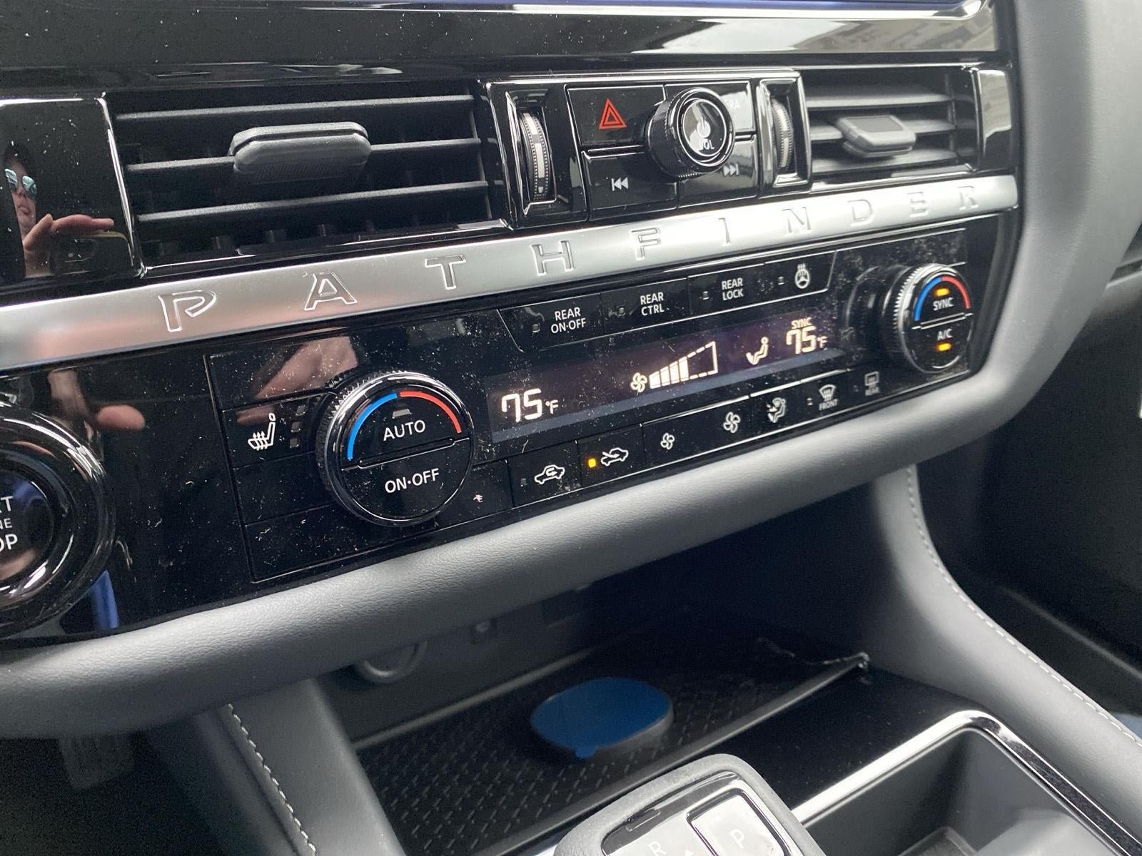 2026 Nissan Pathfinder SV
