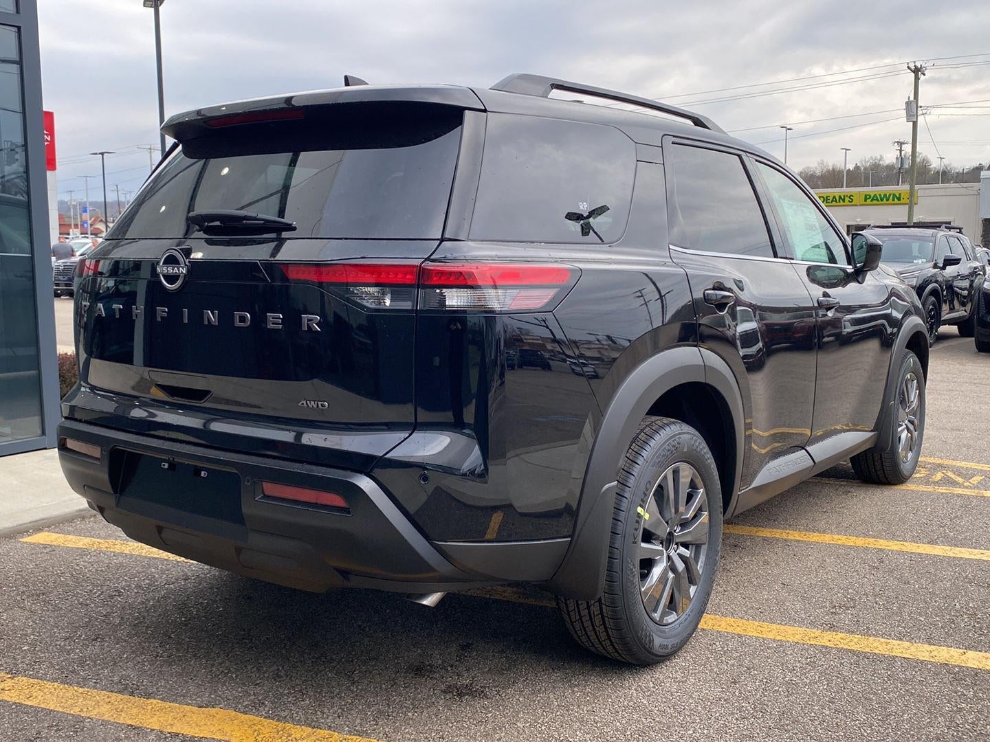 2026 Nissan Pathfinder SV