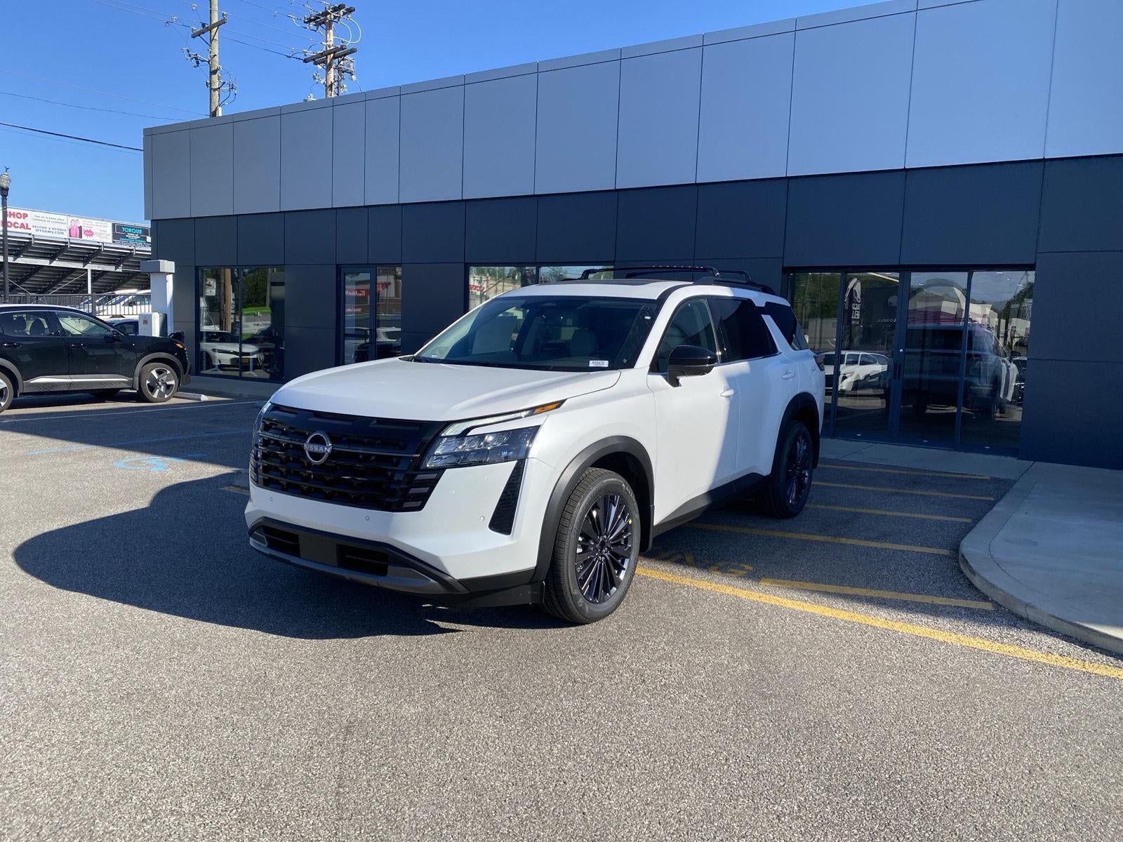 2026 Nissan Pathfinder SL