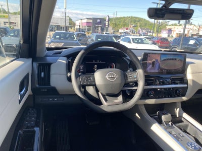 2026 Nissan Pathfinder SL