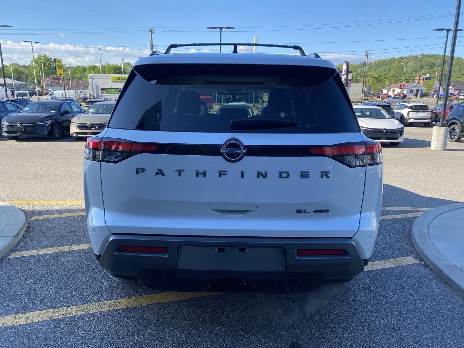 2026 Nissan Pathfinder SL