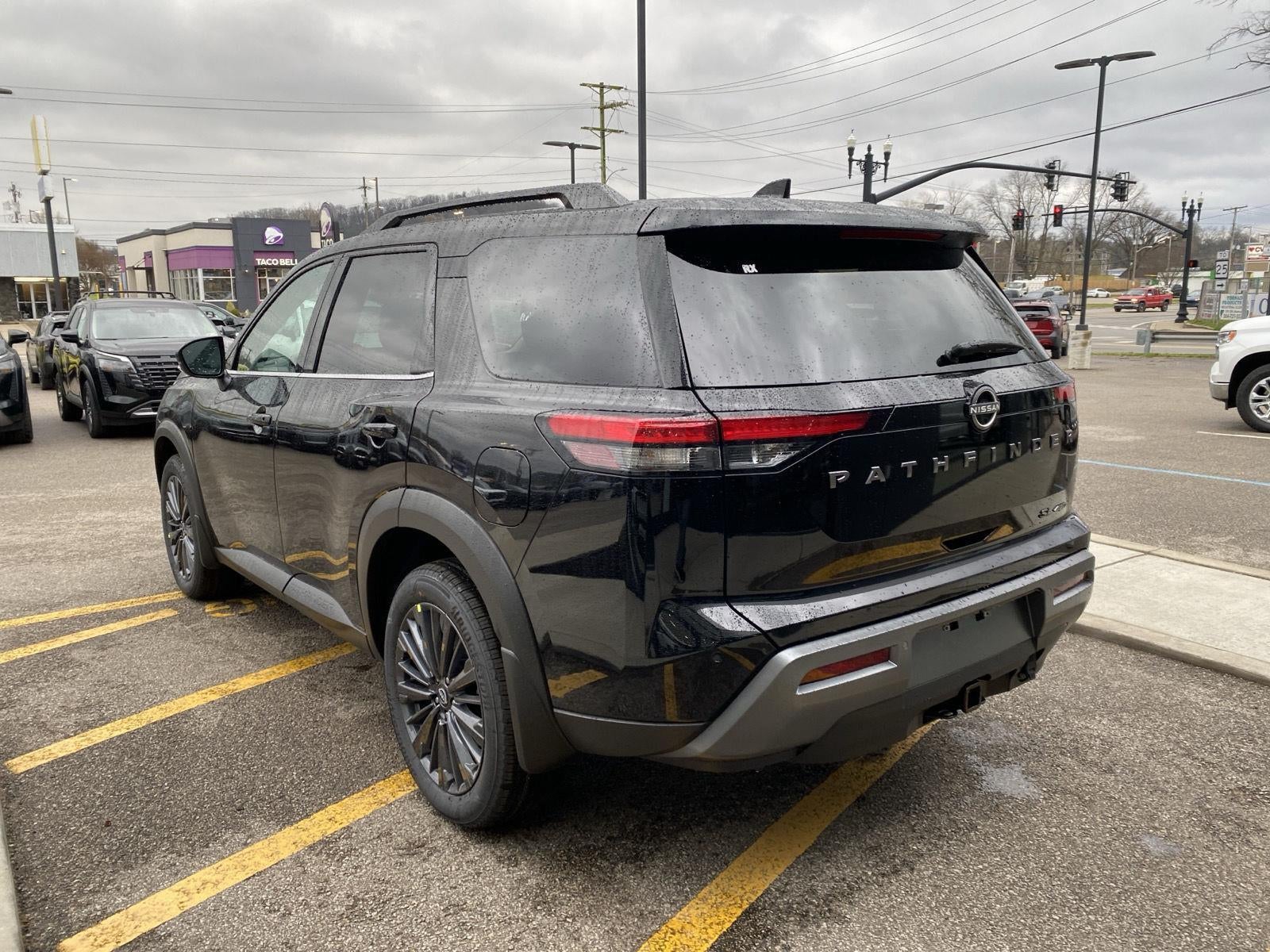 2026 Nissan Pathfinder SL