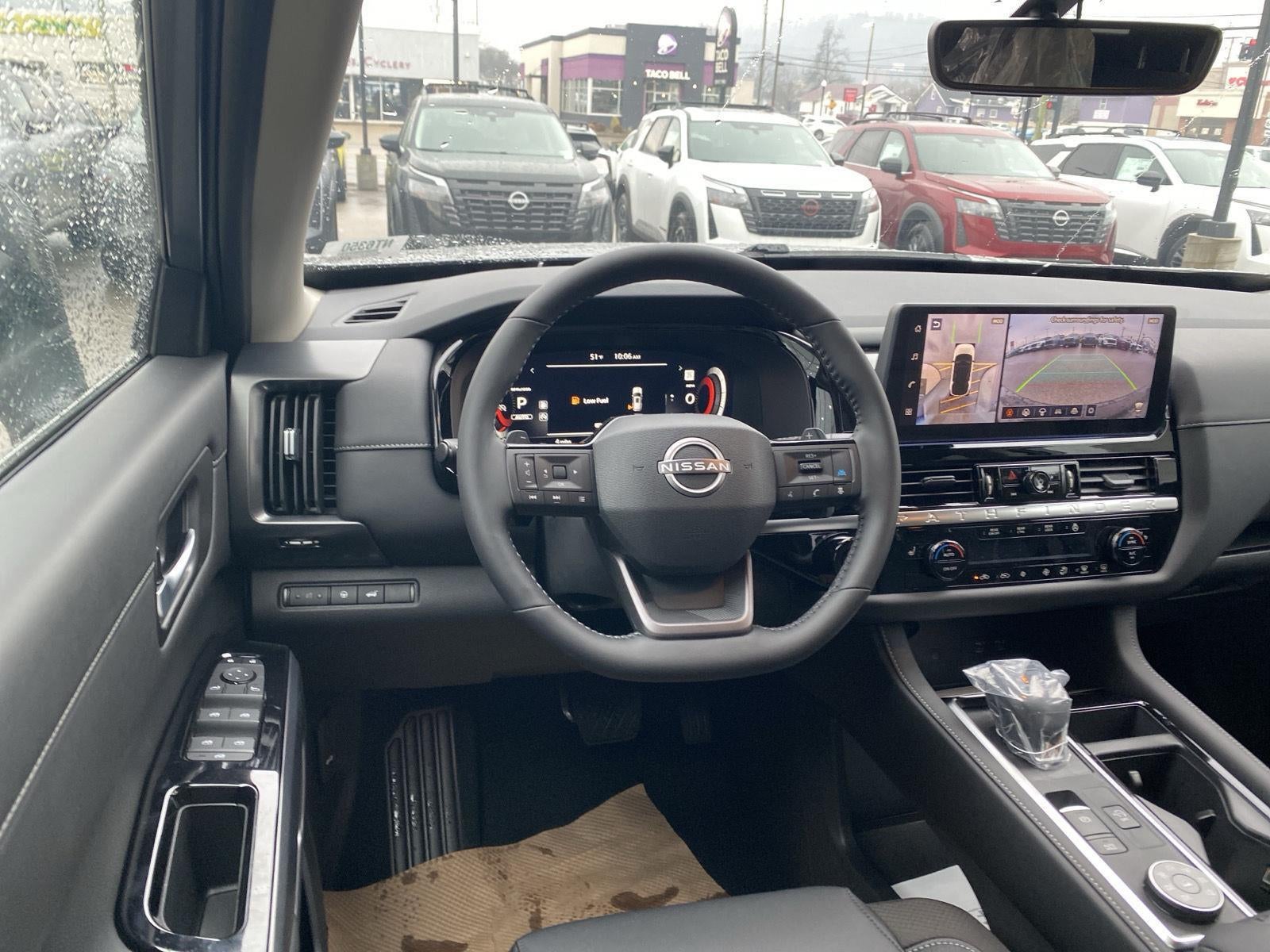 2026 Nissan Pathfinder SL