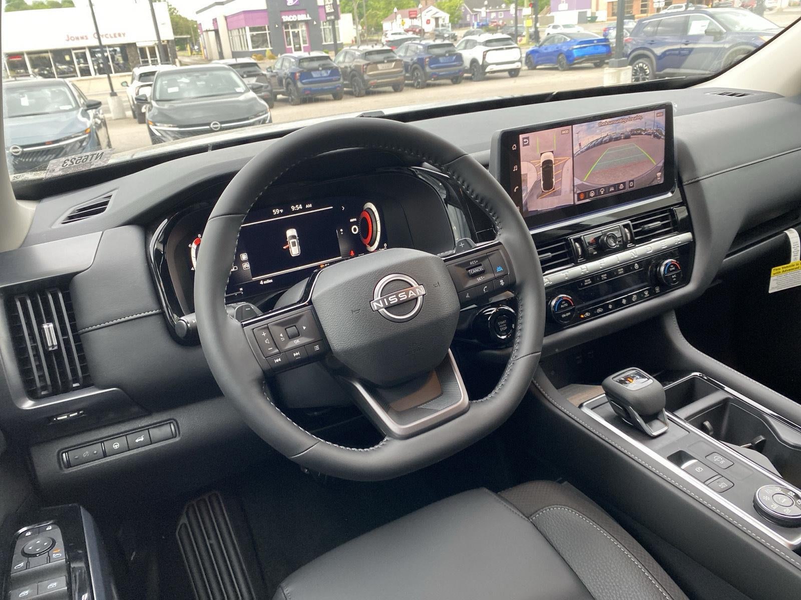 2026 Nissan Pathfinder SL