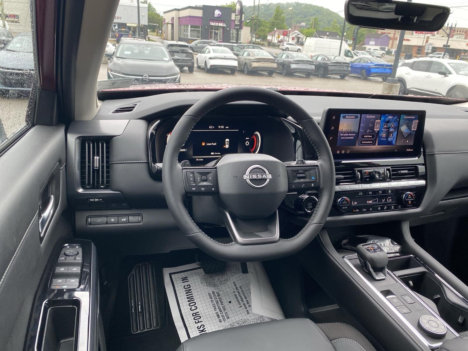 2026 Nissan Pathfinder SL