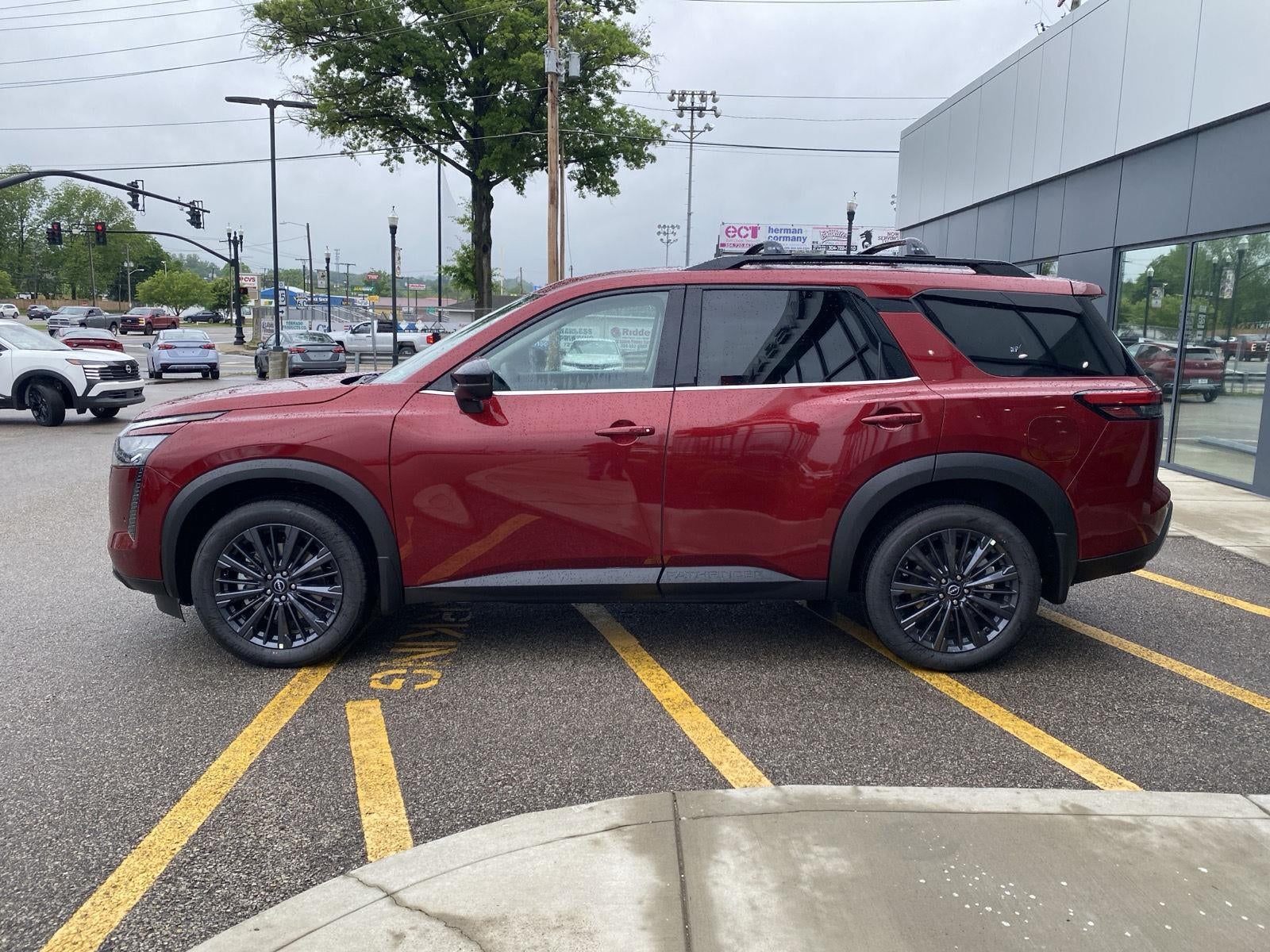 2026 Nissan Pathfinder SL