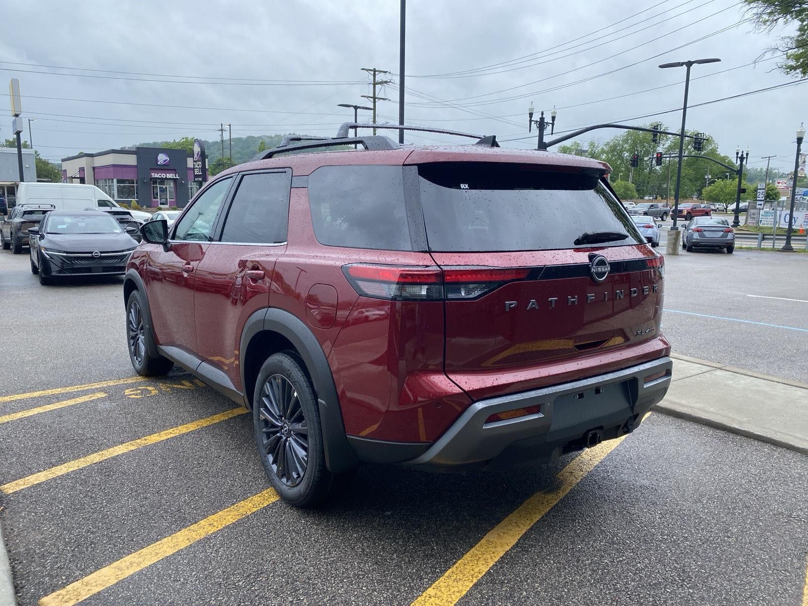 2026 Nissan Pathfinder SL